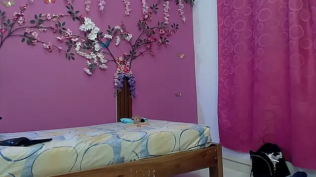 skinnybarbie022 online show from 10, 9, 2025