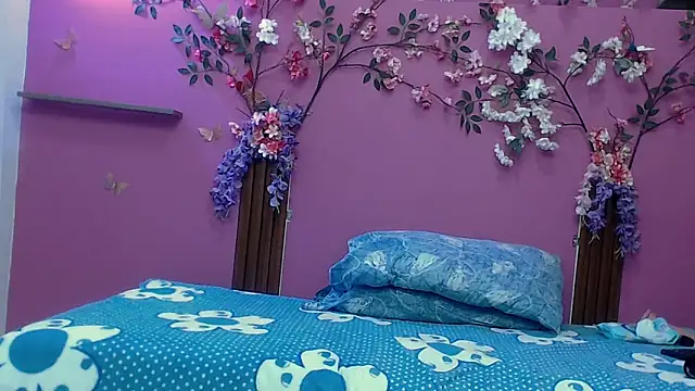 skinnybarbie022 online show from 24, 11, 2025