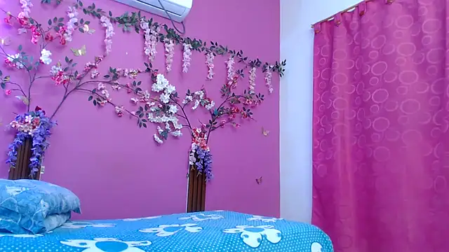 skinnybarbie022 online show from 11, 5, 2026