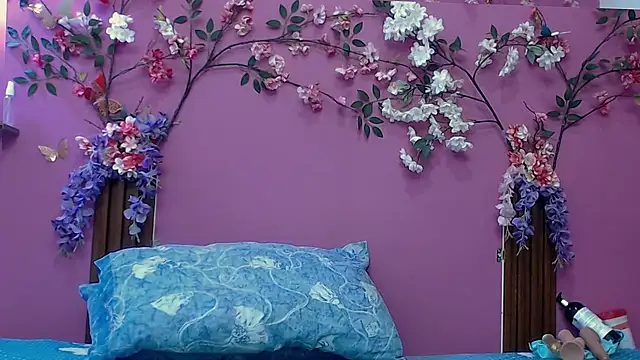 skinnybarbie022 online show from 21, 11, 2025