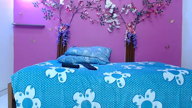 skinnybarbie022 online show from 15, 3, 2026