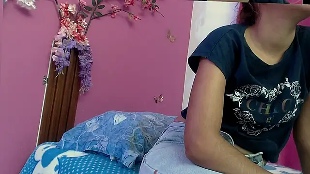 skinnybarbie022 online show from 8, 10, 2025