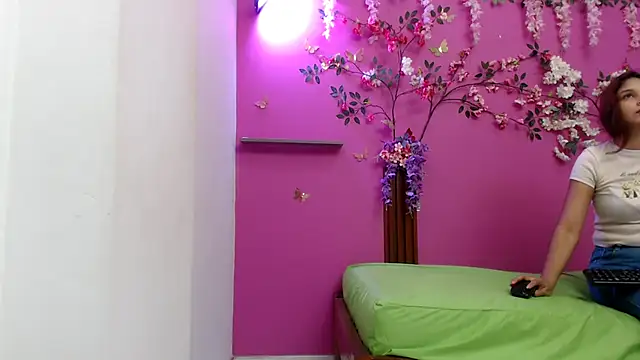 skinnybarbie022 online show from 3, 5, 2026