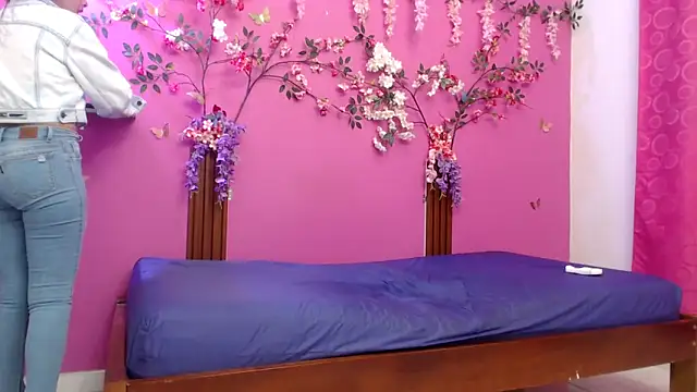 skinnybarbie022 online show from 18, 5, 2026