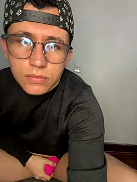 Kurtxxx22 online show from 14, 11, 2025