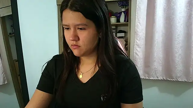 Snapshot of Oliviawatson1 chatting on 11, 6, 2026 Oliviawatson1 online show from 11, 6, 2026