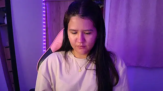 Snapshot of Oliviawatson1 chatting on 18, 7, 2026 Oliviawatson1 online show from 18, 7, 2026