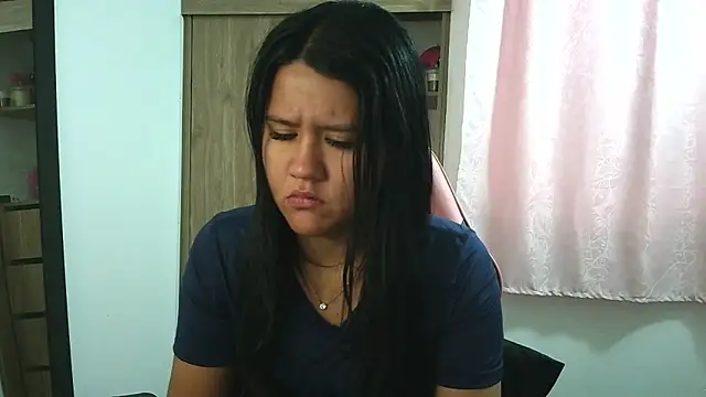 Oliviawatson1 online show from 3, 11, 2025