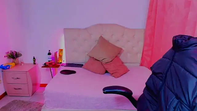 lailahdark online show from 9, 11, 2025