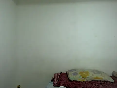 MeganAndMaxxh online show from 29, 10, 2025