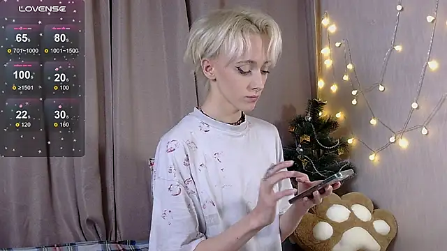 NextVibe  online show from 18, 12, 2025