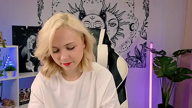 Charlotte Colinss online show from 16, 9, 2025