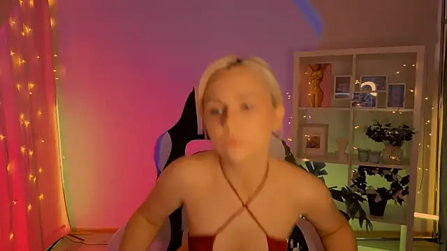 Charlotte Colinss online show from 1, 6, 2026