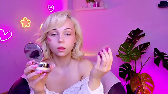 Charlotte Colinss online show from 15, 3, 2026