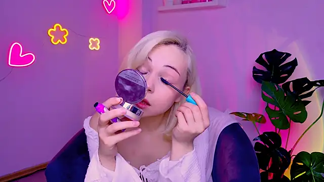 Charlotte Colinss online show from 5, 2, 2026