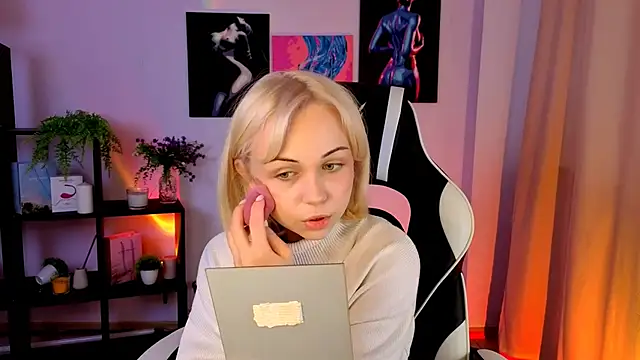 Charlotte Colinss online show from 15, 5, 2026