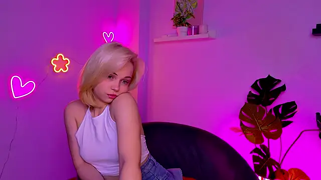 Charlotte Colinss online show from 9, 3, 2026