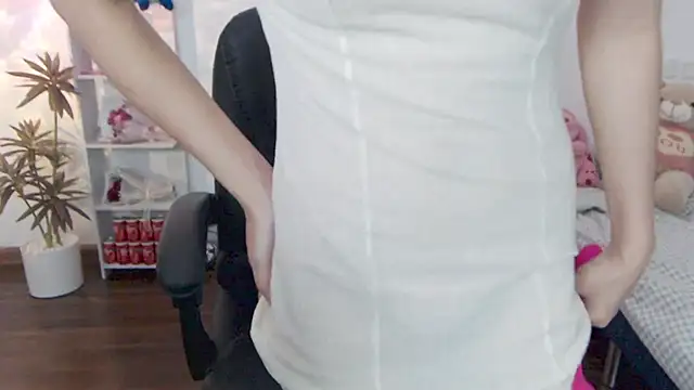 Suzie Wet Cave online show from 1, 10, 2025