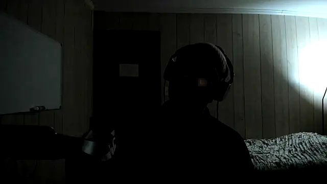 Snapshot of NaturalBeautyQueen chatting on 5, 10, 2025 NaturalBeautyQueen online show from 5, 10, 2025