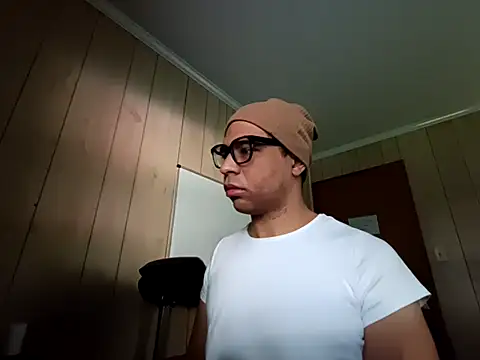 Snapshot of NaturalBeautyQueen chatting on 20, 9, 2025 NaturalBeautyQueen online show from 20, 9, 2025