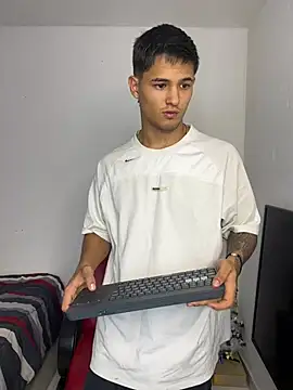 Alex mojica online show from 13, 2, 2026