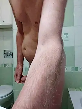 Snapshot of ExhibitPoll chatting on 9, 10, 2025 ExhibitPoll online show from 9, 10, 2025