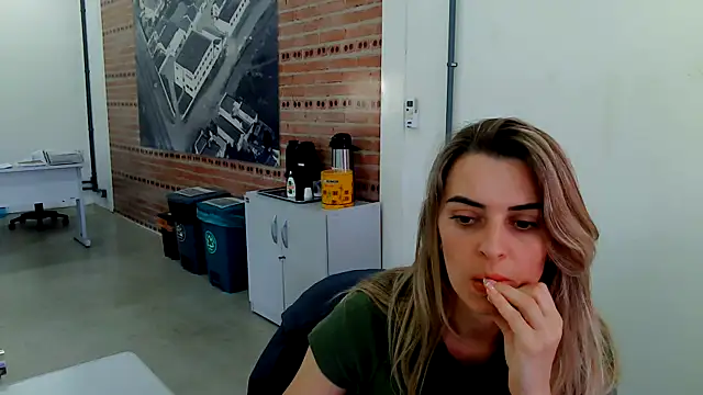 SweetGraciosa online show from 5, 12, 2025