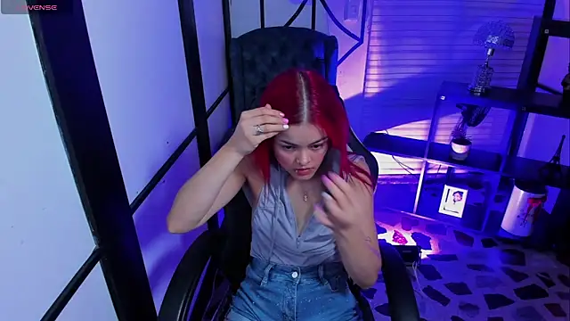 NahomiRichards  online show from 26, 9, 2025