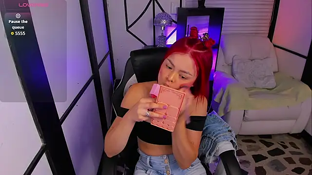 NahomiRichards  online show from 12, 9, 2025