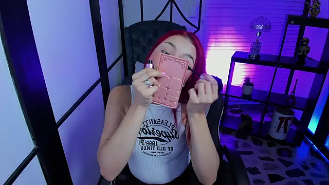 NahomiRichards  online show from 19, 9, 2025