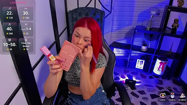 NahomiRichards  online show from 3, 10, 2025