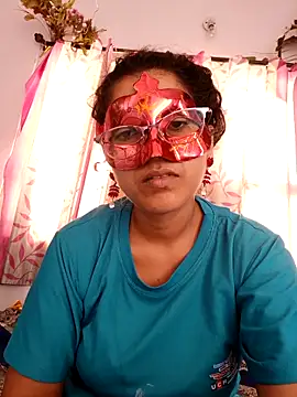 Snapshot of thanusi_2 chatting on 8, 3, 2026 thanusi 2 online show from 8, 3, 2026