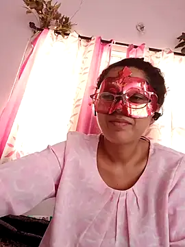 Snapshot of thanusi_2 chatting on 5, 4, 2026 thanusi 2 online show from 5, 4, 2026