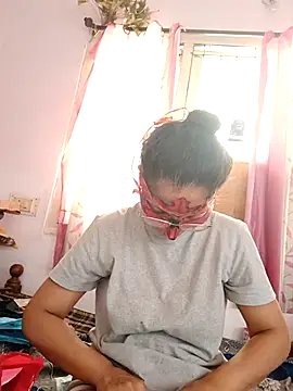 Snapshot of thanusi_2 chatting on 3, 4, 2026 thanusi 2 online show from 3, 4, 2026