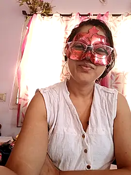 Snapshot of thanusi_2 chatting on 7, 4, 2026 thanusi 2 online show from 7, 4, 2026