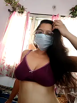 Snapshot of thanusi_2 chatting on 4, 4, 2026 thanusi 2 online show from 4, 4, 2026