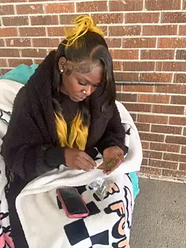 sprinklingfairy online show from 1, 12, 2025