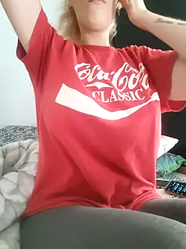 Mila Luciphya online show from 15, 9, 2025