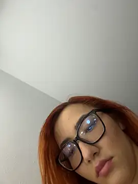 Snapshot of AmeliaRossi_ chatting on 11, 11, 2025 AmeliaRossi online show from 11, 11, 2025