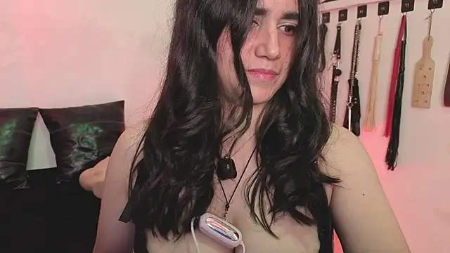 elowen halley1 online show from 14, 1, 2026