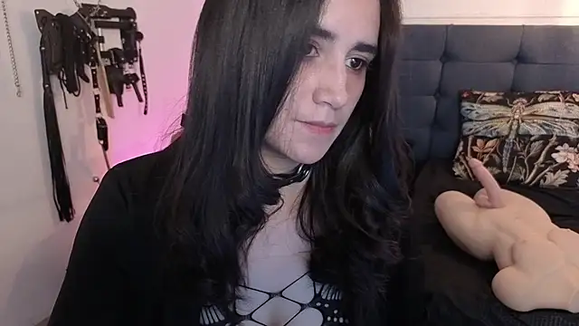 elowen halley1 online show from 17, 9, 2025