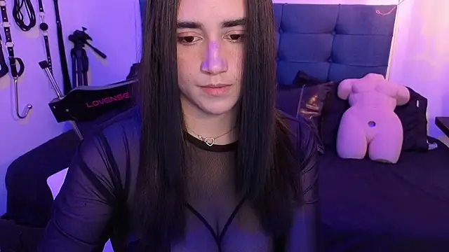 elowen halley1 online show from 7, 10, 2025