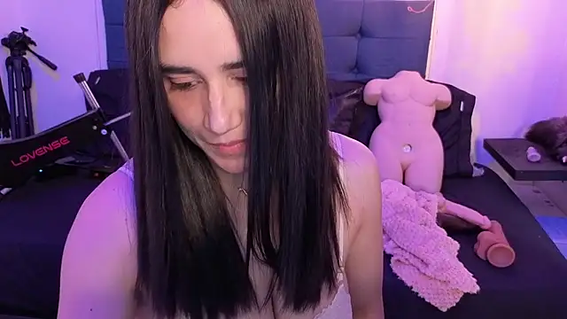 elowen halley1 online show from 6, 10, 2025