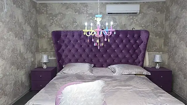 Eloisa Eliot online show from 20, 9, 2025