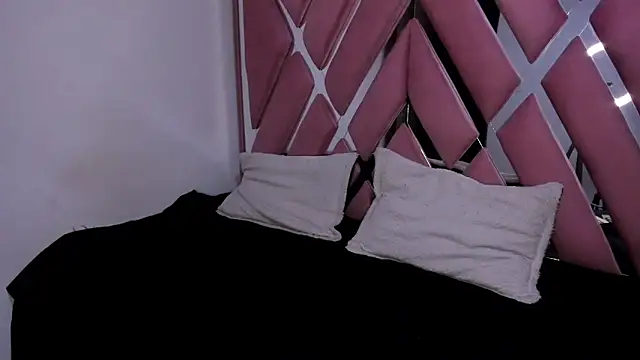 Alynn Bri  online show from 8, 2, 2026