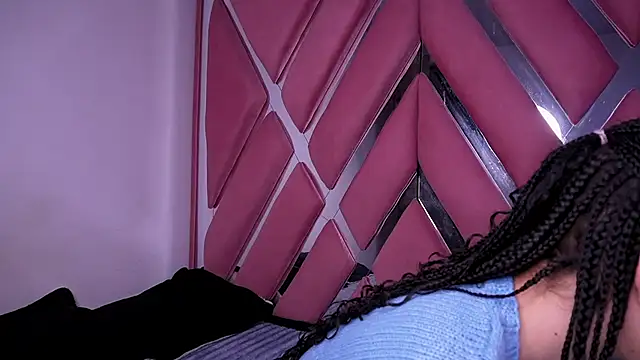 Alynn Bri  online show from 11, 4, 2026