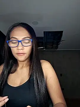 sarah garcia  online show from 8, 11, 2025