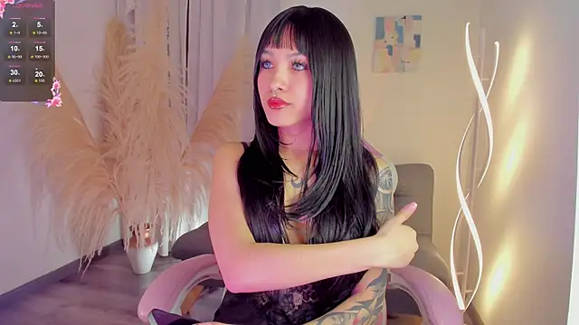 cuteezoe online show from 3, 12, 2025