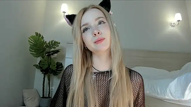 Nana Wilson online show from 6, 10, 2025