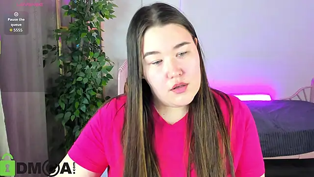 Tara Torres online show from 3, 12, 2025